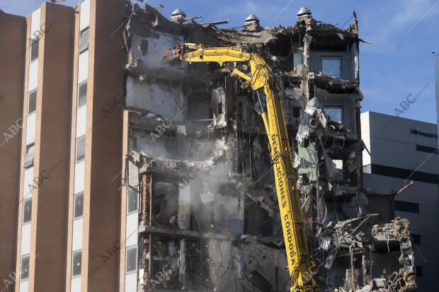 molición del hospital 12 de Octubre