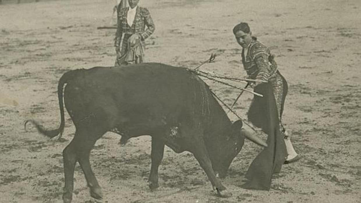 María o Agustín? El torero travestido que engañó a España durante 20 años  en las plazas más importantes