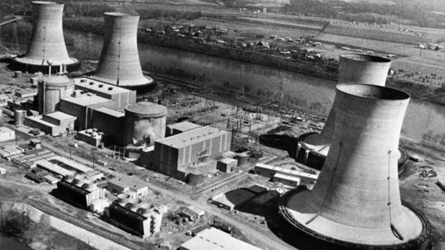 Una casa de 77 metros en blanco nuclear pensada para que todo sea funcional