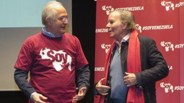 Antonio Ledezma (i) y Diego Arria, durante la presentación de la plataforma opositora Soy Venezuela, la semana pasada en Madrid