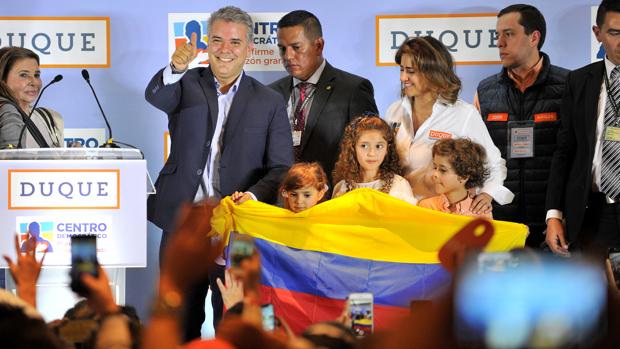 Iván Duque festeja los resultados de las elecciones