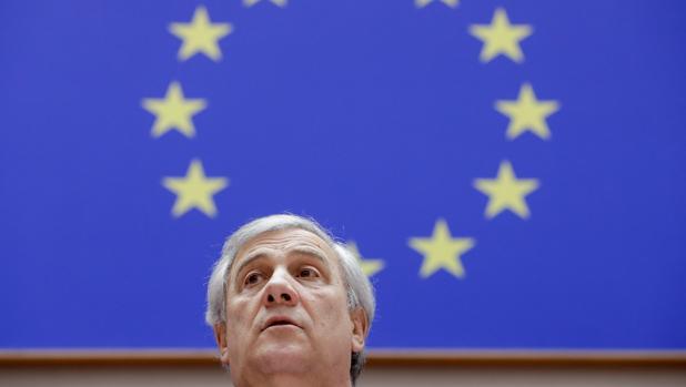 El presidente del Parlamento Europeo, el italiano Antonio Tajani, participa en una sesión plenaria en el Parlamento Europeo en Bruselas (Bélgica)