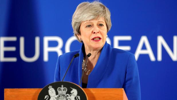 La primera ministra británica, Theresa May, ofrece una rueda de prensa tras una cumbre especial de la UE