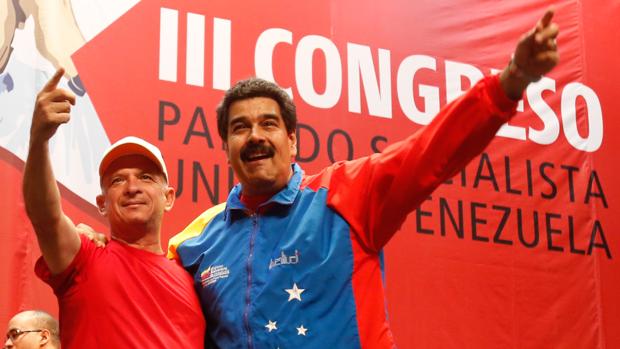 Hugo Carvajal, con Nicolás Maduro en una imagen de archivo