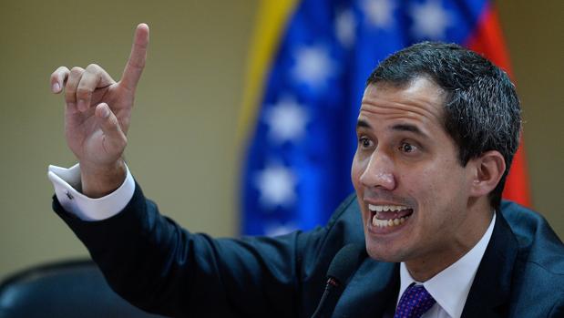 Guaidó nombra su gabinete de «ministros» con Leopoldo López como jefe