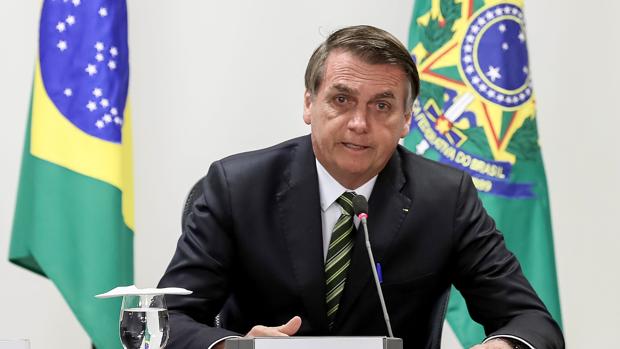 Bolsonaro vuelve al quirófano, mientras su popularidad sigue cayendo