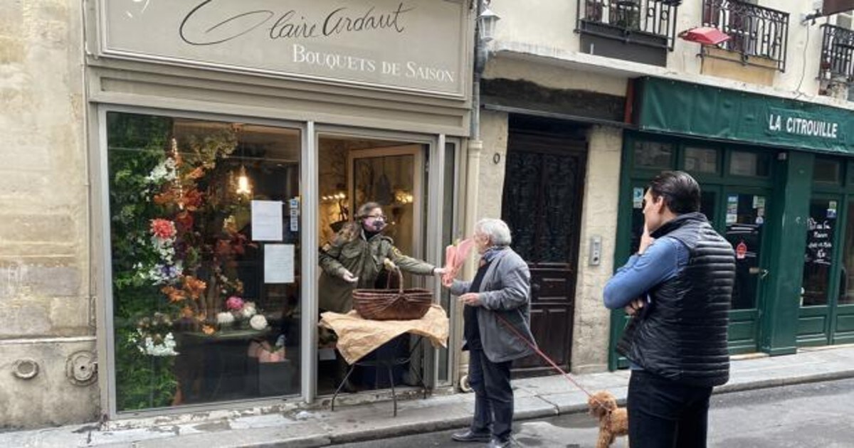 Francia celebra con flores el Primero de Mayo