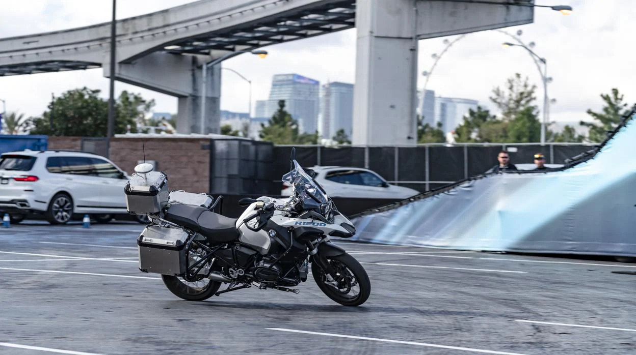 Bmw Presenta La Primera Moto Que Se Conduce Sola 2866