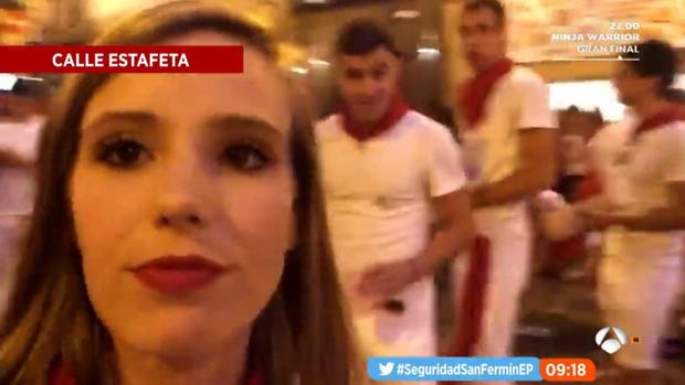 Victoria, reportera de «Espejo Público» graba su experiencia en los Sanfermines