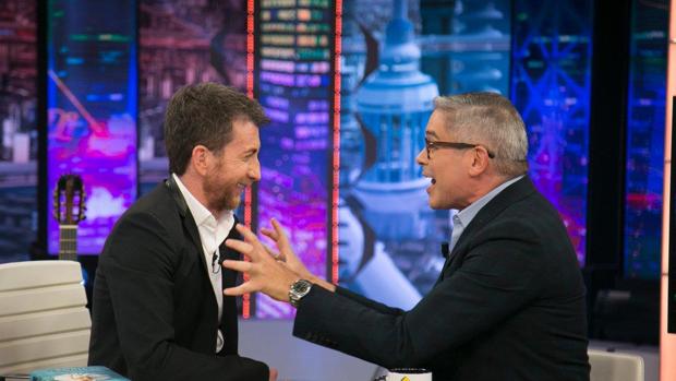 Pablo Motos y Boris Izaguirre en el plató de El Hormiguero