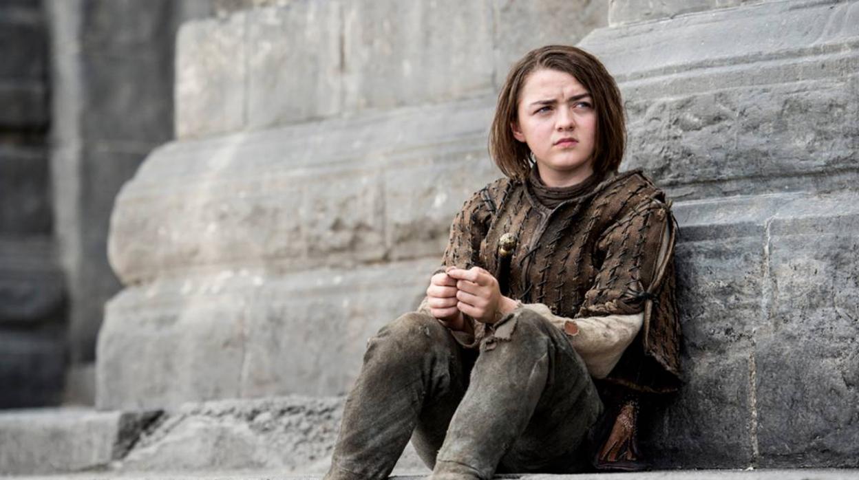 Maisie Williams, sobre sus inicios de niña en «Juego de Tronos»: «El sexo  era embarazoso e incómodo»