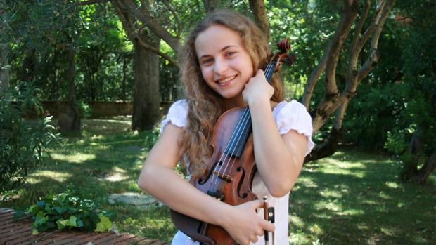 Sara Valencia, representante de España en el «otro» Festival de Eurovisión