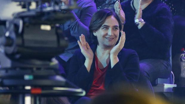 Ada Colau, en el plató de «Operación Triunfo»