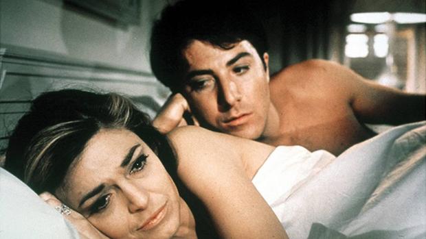 Dustin Hoffman y Anne Bancroft, en una de las escenas más recordada de El graduado