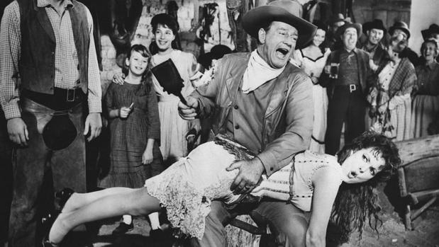 John Wayne en una escena de la película «El gran Mclintock» (1963)