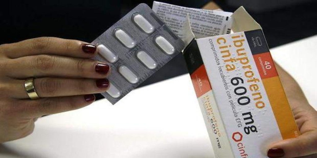 ¿Cuáles son los efectos secundarios del ibuprofeno?