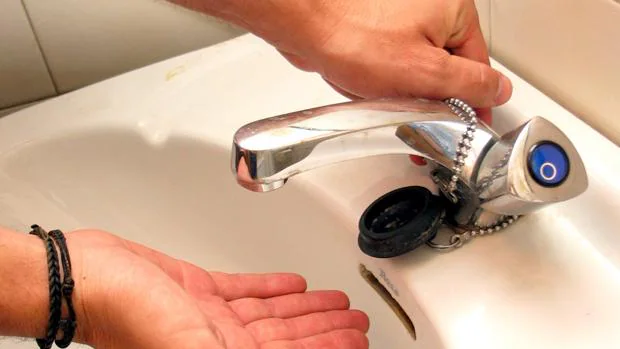 Resultado de imagen de lavadose las manos sin agua
