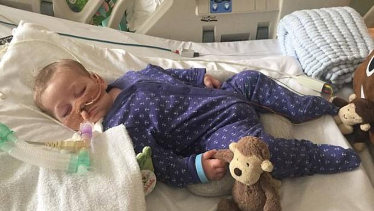 Charlie Gard muere horas después de ser trasladado a un hospicio