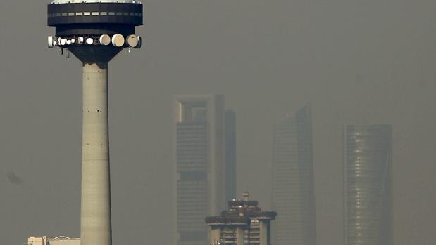 El cielo madrileño, víctima de la contaminación