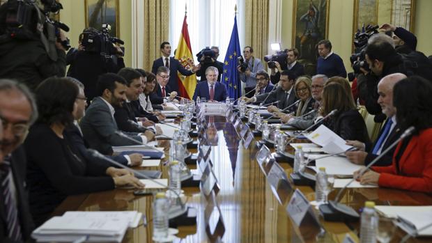 El ministro de Educación, Íñigo Méndez de Vigo, presidiendo una conferencia sectorial con las comunidades autónomas