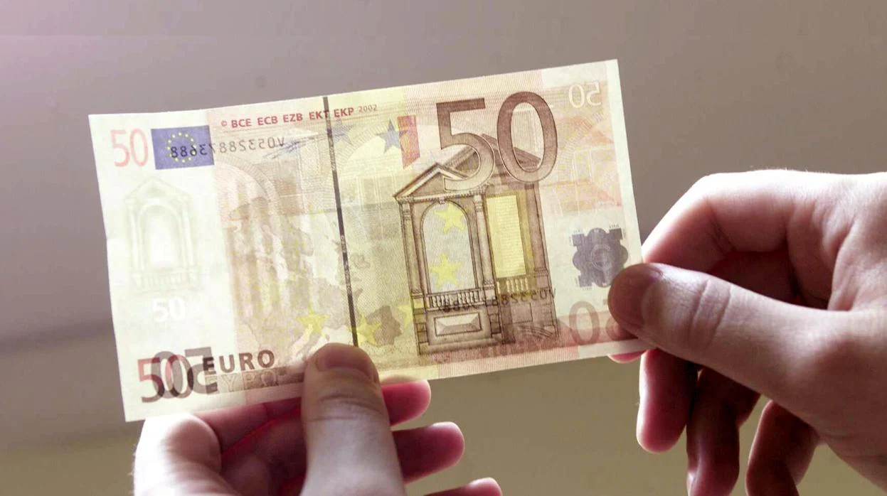 Estos billetes de 10 euros son falsos: consejos de la Policía para evitar  que te cuelen uno, Actualidad