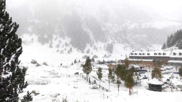 Estación de esquí de fondo de Los Llanos del Hospital, en Benasque, con las primeras nieves de la temporada