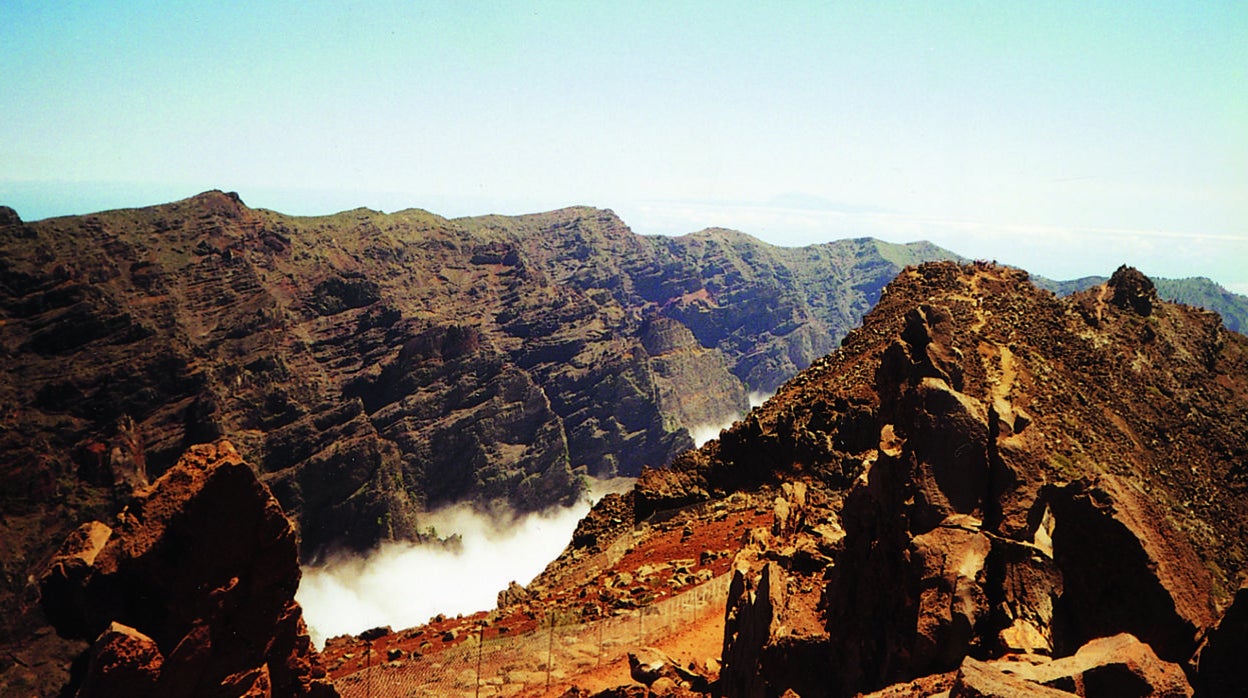 La Caldera de Taburiente de La Palma, uno de los mayores cráteres volcánicos emergidos del mundo La Caldera de Taburiente de La Palma, uno de los mayores cráteres volcánicos emergidos del mundo