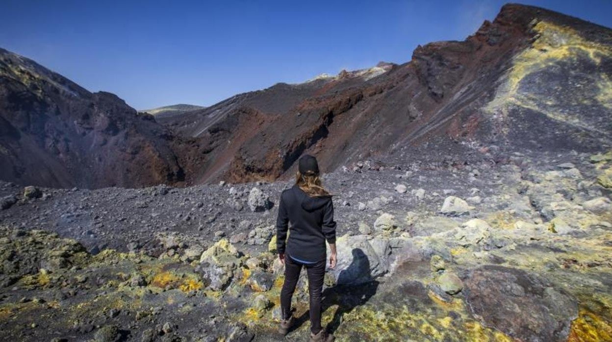Que Pasaria Si El Teide Entrara En Erupcion En las entrañas de un volcán vivo que se derrumba por dentro