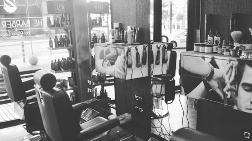 The barber shop by Paco López
