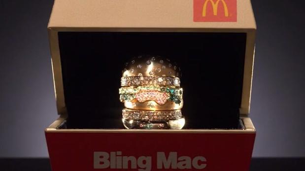 ¿Llevarías un anillo de diamantes con forma de Big Mac?