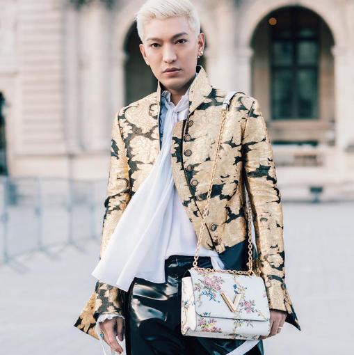 El influencer posa en una colaboración para YSL