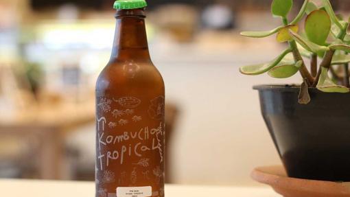 La kombucha es una bebida probiótica de té fermentado