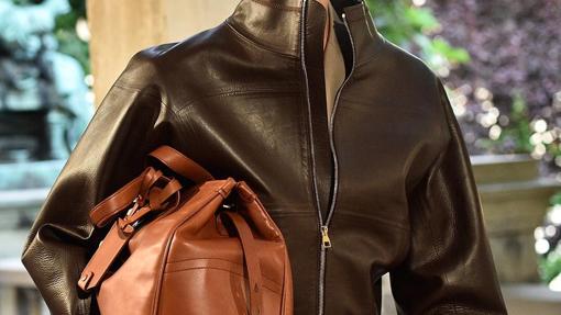 El marrón se consolida este otoño. Dunhill lo confirma