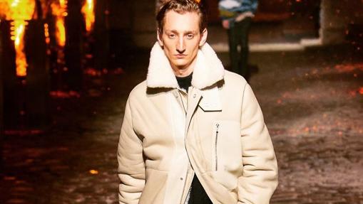 Una de las firrmas que ha apostado por esta prenda de abrigo ha sido Hermès