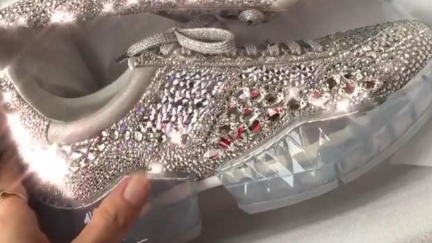 Las zapatillas joya de Jimmy Choo que cuestan 3.000 euros