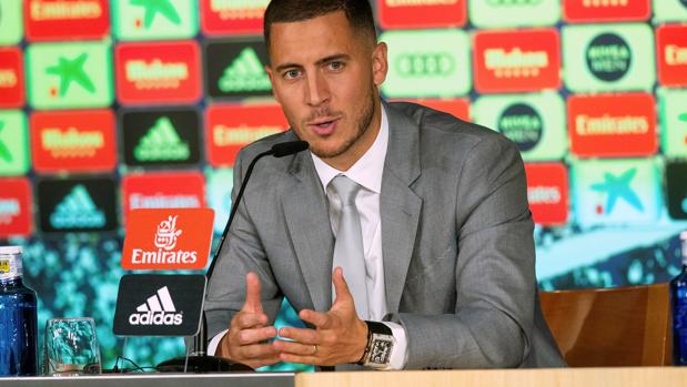 Eden Hazard y el reloj de 90.000 euros en su presentación en el Real Madrid