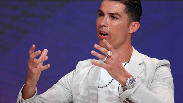 Cristiano Ronaldo: más de 700.000 euros en joyas en una sola mano