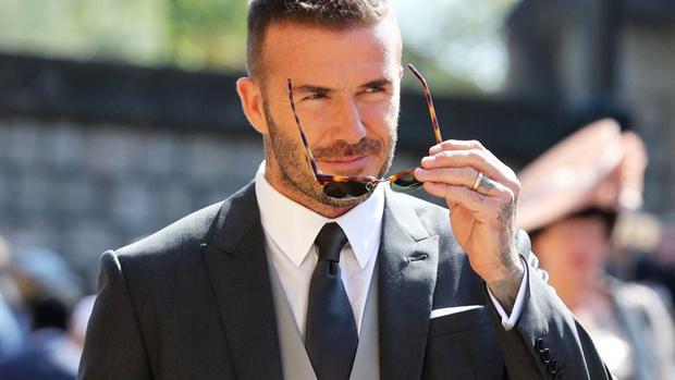 Cómo llevar un tatuaje sin perder la elegancia