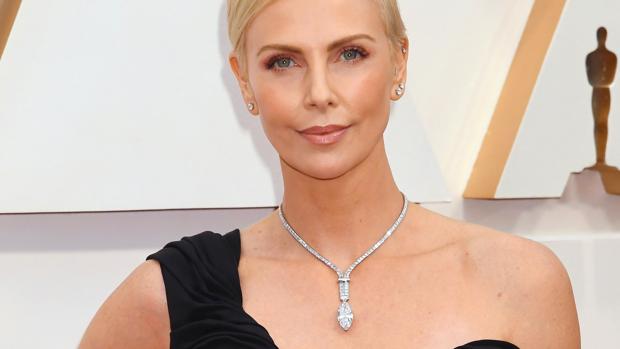 El collar de más de 5 millones de dólares de Charlize Theron y otras grandes joyas de los Oscars