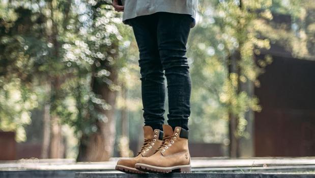 Botas de montaña: cómo llevarlas sobre el asfalto