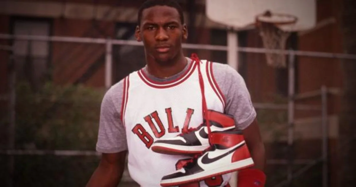 Vendidas unas zapatillas usadas de Michael Jordan por más 100.000