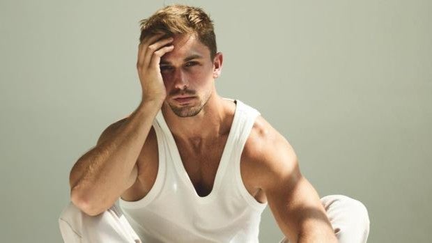 Por qué deberías darle una oportunidad a las camisetas sin mangas este verano