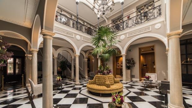 Dormir en un palacio en Jerez y otros planes de lujo para disfrutar de la Costa de la Luz