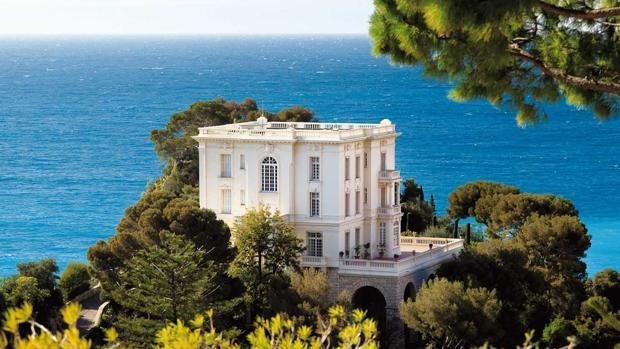 Dormir en la villa de Karl Lagerfeld en la Riviera Francesa por 45.000 euros