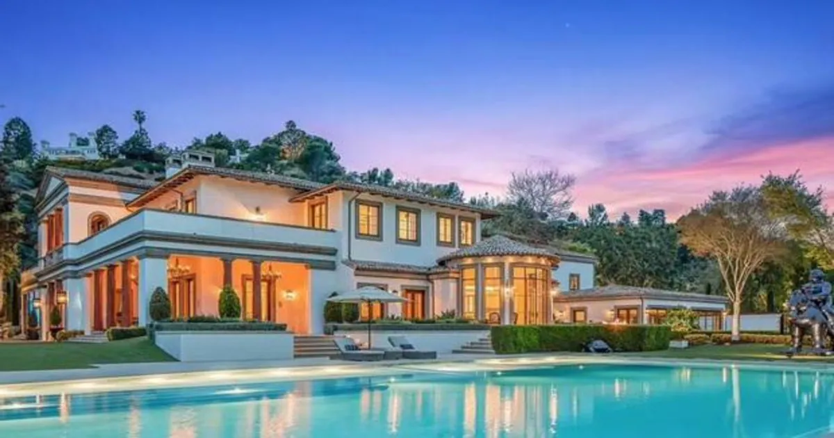 Adele paga 51 millones a Sylvester Stallone por una mansión en Beverly Hills