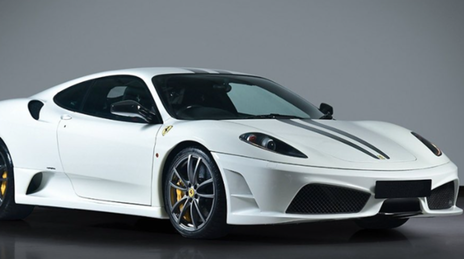 A subasta un Ferrari 430 Scuderia del 2009, el coche que ayudó a diseñar Michael Schumacher, ¡sin matricular!