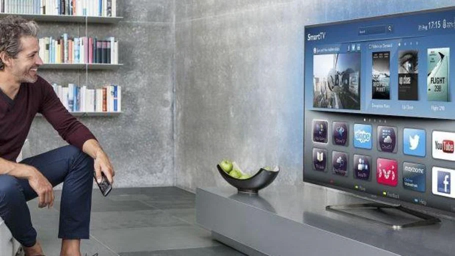 La smart TV con el tamaño ideal para el dormitorio o un salón pequeño la  tienes hoy a un precio irresistible