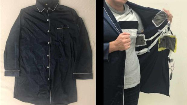 Una chaqueta tradicional de pijama a la que se le han incorporado los sensores para que sea inteligente