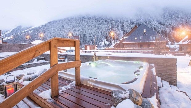 Jacuzzi exterior del Hotel Himalaia Baqueira