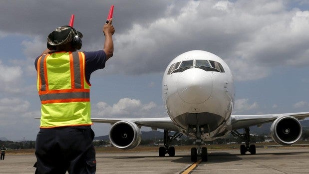 Un avión en el aeropuerto de Panamá